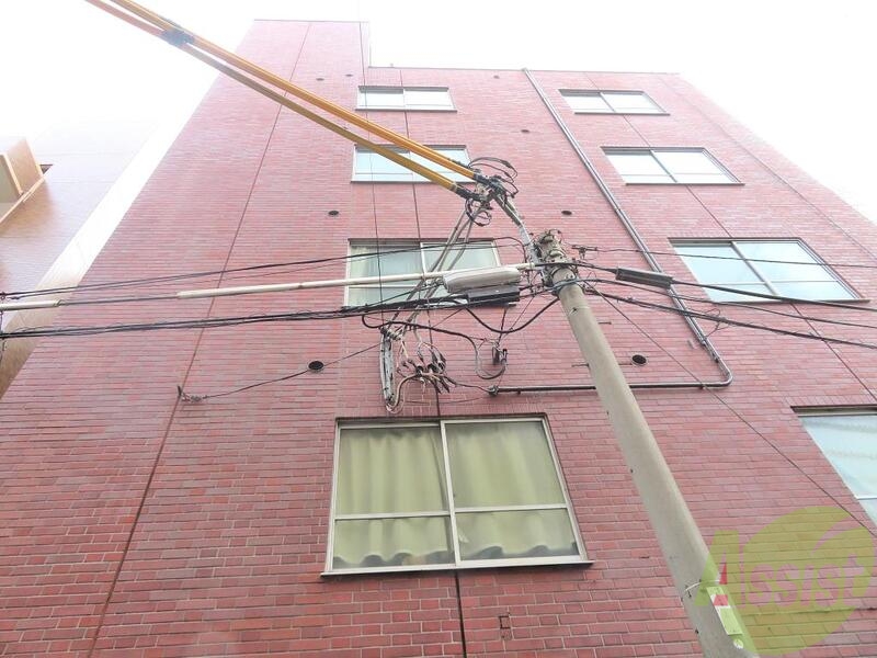建物外観　大阪市北区南森町。南森町ロイヤルハイツ