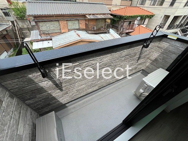 バルコニー　洗濯物も干せますね。