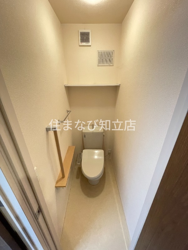 トイレ　改装前（清掃前）