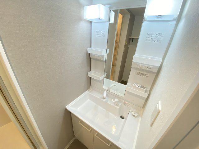 洗面設備　【洗面化粧台】同シリーズの別物件の写真です。現況優先です。