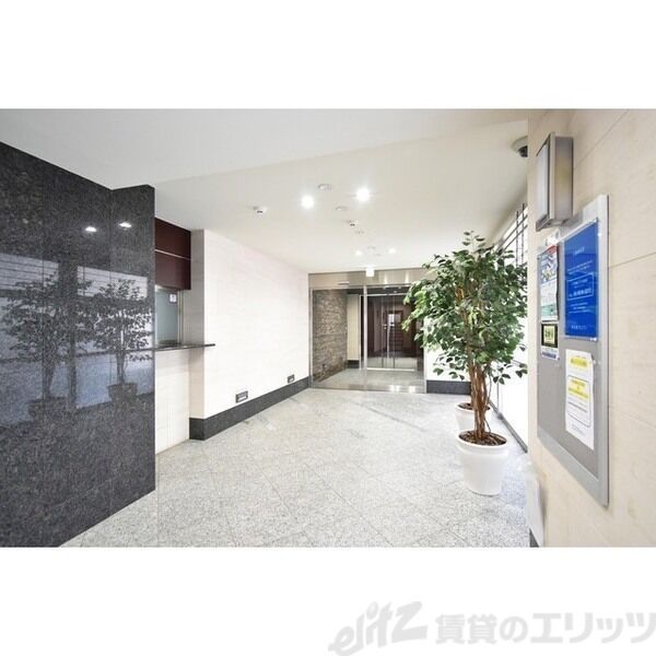 アスリート江坂II番館の外観写真