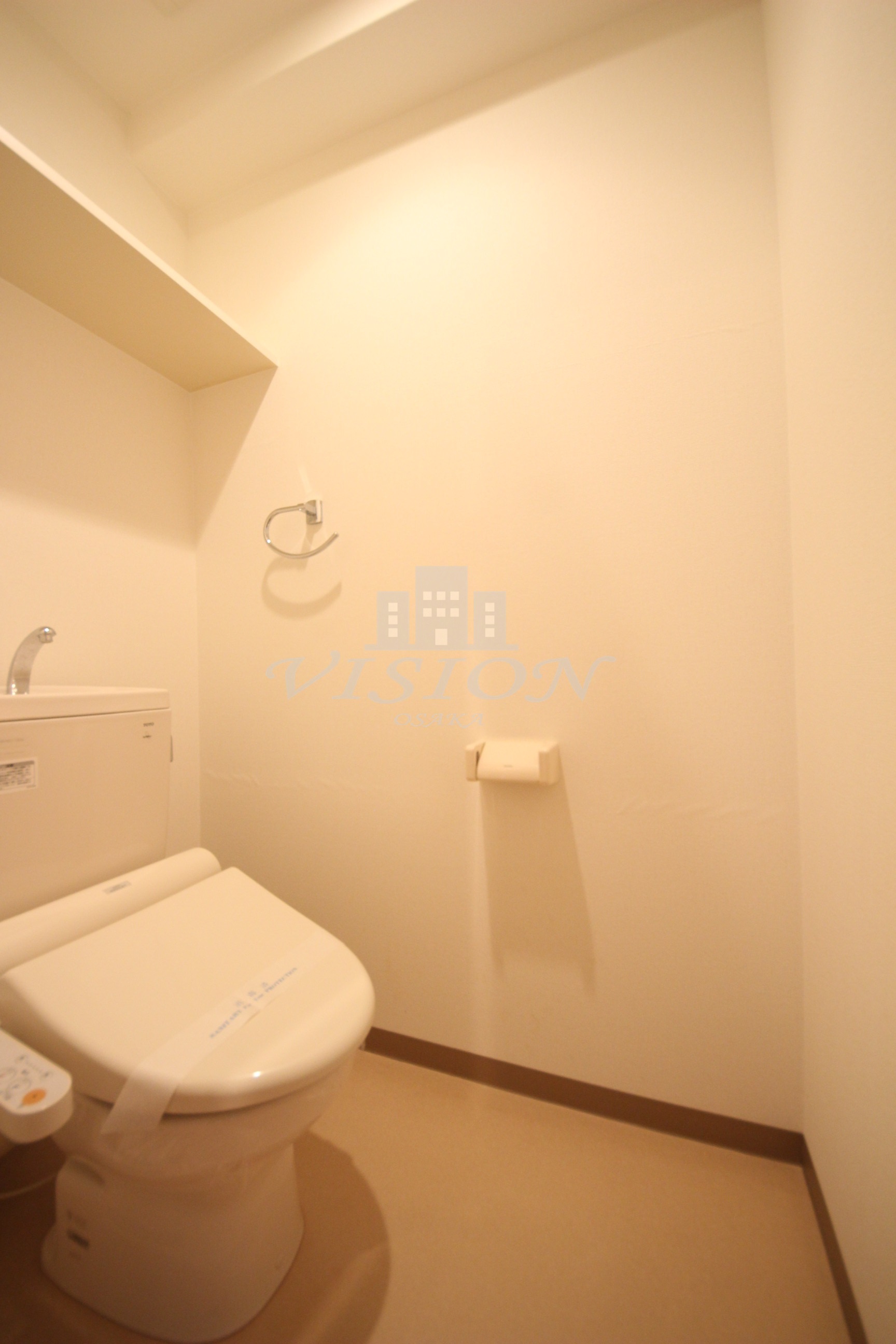 阪急千里線 吹田駅 徒歩4分 9階建 築16年のトイレ写真