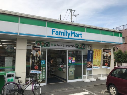 コンビニ　ファミリーマート（コンビニ）まで250m