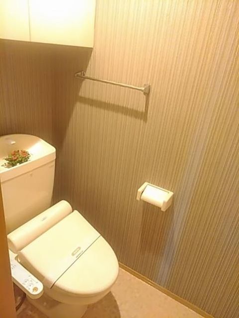 ＪＲ紀勢本線 宮前駅 徒歩42分 2階建 築14年のトイレ写真