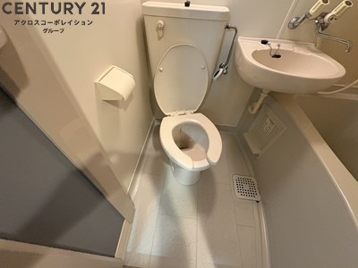 トイレ　シンプルで掃除のしやすいトイレです！