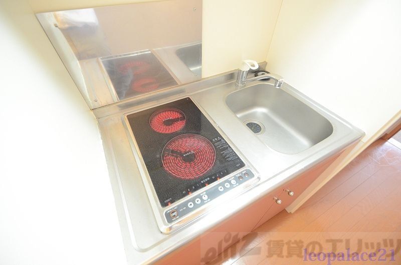レオパレスKHMのキッチン写真