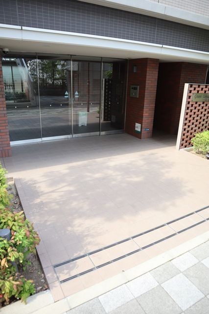 ＪＲ東海道本線 尼崎駅 徒歩8分 10階建 築16年の外観写真