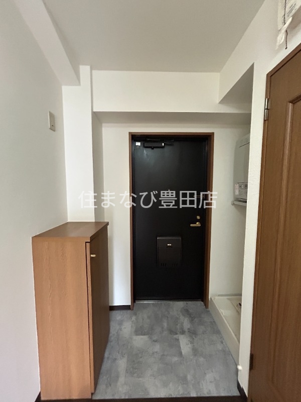 玄関　同型別部屋写真