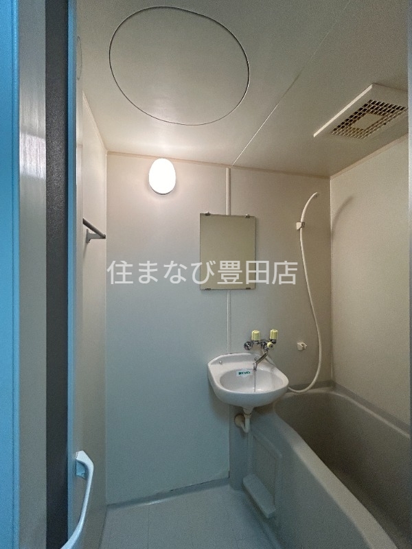 バス・シャワールーム　同型別部屋写真