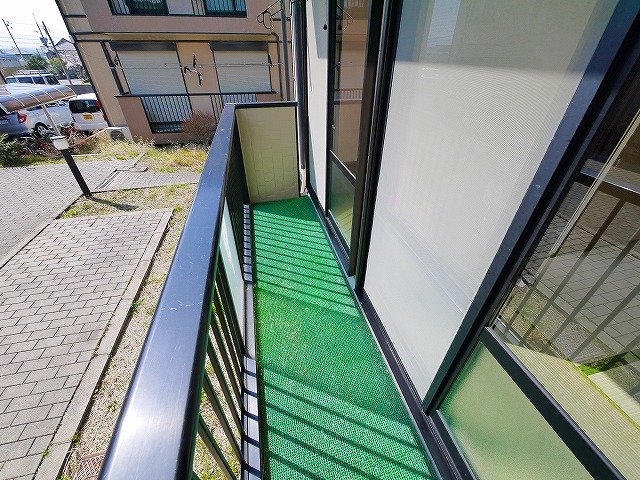 近鉄奈良線 近鉄奈良駅 バス乗車時間：12分 最寄りバス停で下車 徒歩2分 2階建 築30年の内装写真