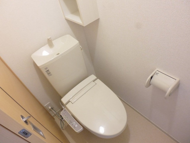 京阪本線 大和田駅 徒歩12分 2階建 築13年のトイレ写真