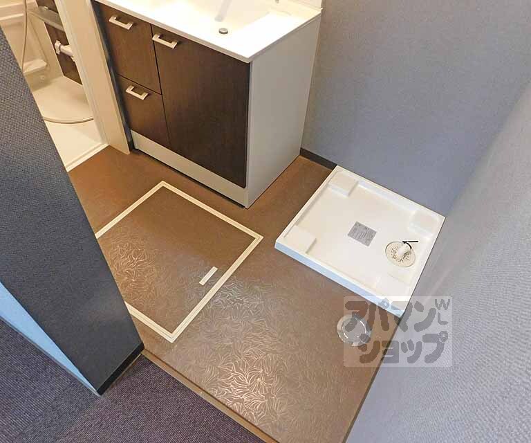 洗面設備　脱衣所も広々してます。