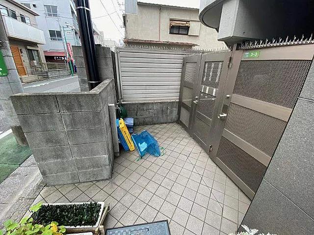 東京メトロ千代田線 北千住駅 徒歩5分 6階建 築20年の外観写真