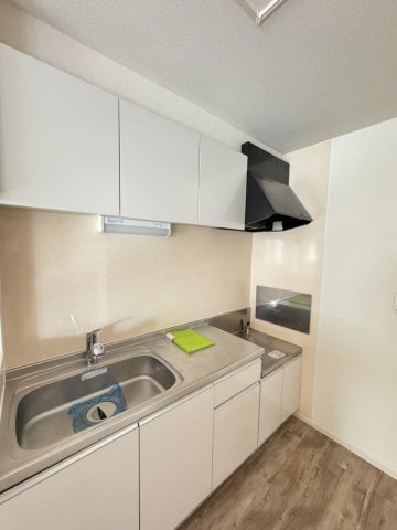 キッチン　※同タイプの別の部屋の写真です。