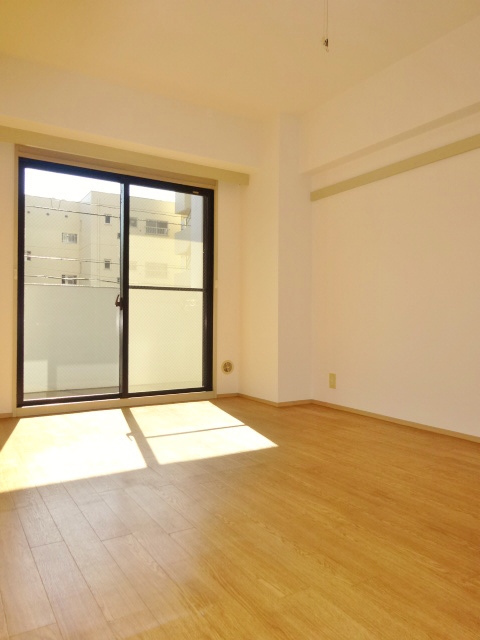バルコニー　参考写真（同建物別部屋のものです）