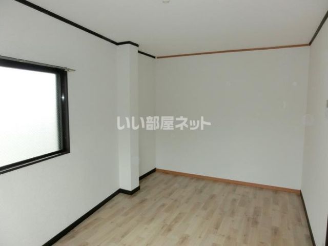 地下鉄御堂筋線 なかもず駅 徒歩6分 3階建 築37年の内装写真