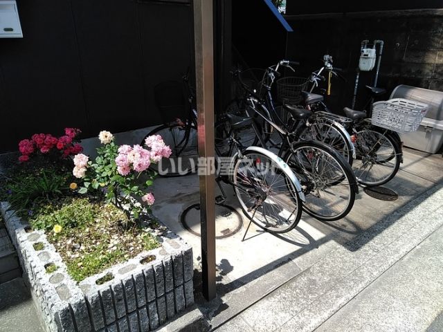 地下鉄御堂筋線 なかもず駅 徒歩6分 3階建 築37年の外観写真