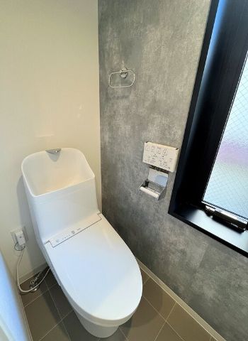 都営新宿線 森下駅 徒歩7分 5階建 築3年のトイレ写真