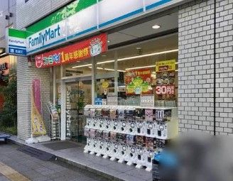 コンビニ　ファミリーマート 台東駒形一丁目店（コンビニ）まで112m