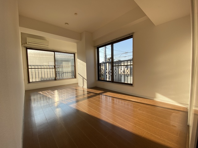 居室・リビング　日当たり・風の通りが気持ちの良いお部屋です。