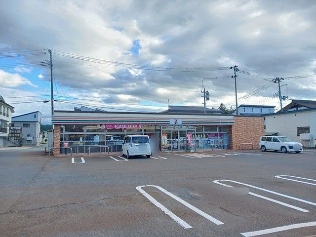 コンビニ　セブンイレブン（コンビニ）まで69m