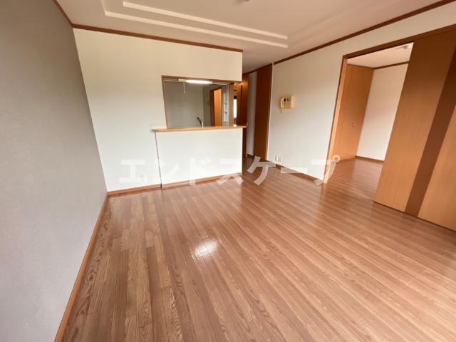 ＪＲ高崎線 高崎駅 徒歩32分 3階建 築22年の居間写真