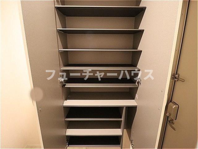 フォレスト新原の玄関写真