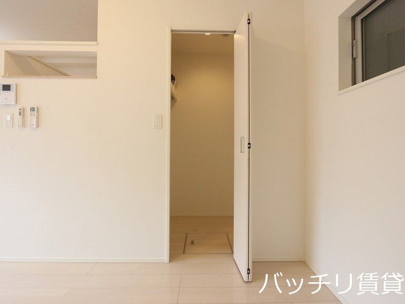 収納　画像は別号室タイプの為、現状を優先致します。