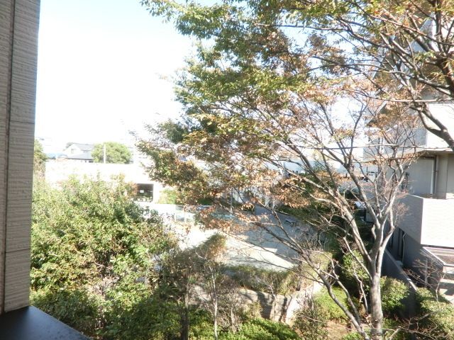 眺望　バルコニー側からの眺望です。