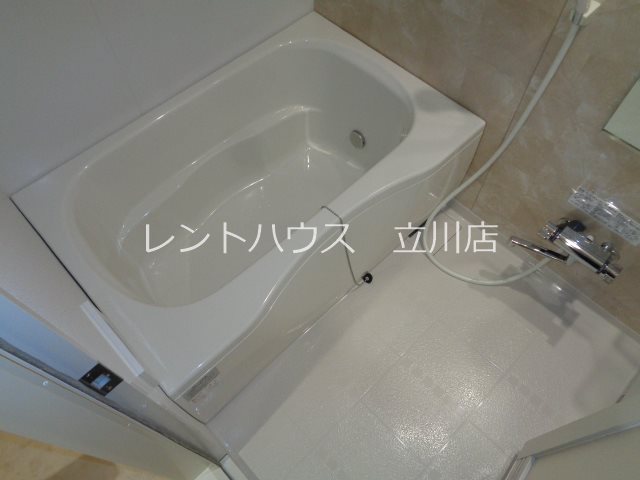 バス・シャワールーム　別部屋参考写真