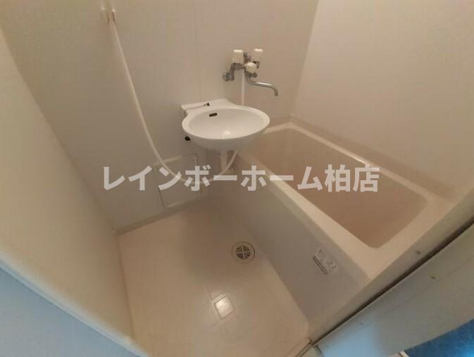 バス・シャワールーム　浴室乾燥機があります