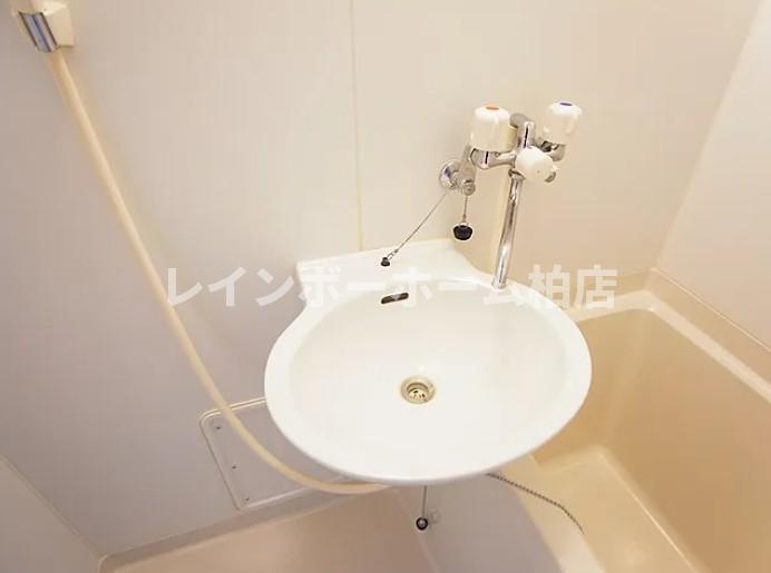 洗面設備　洗面台です
