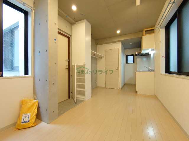 居室・リビング　工事中