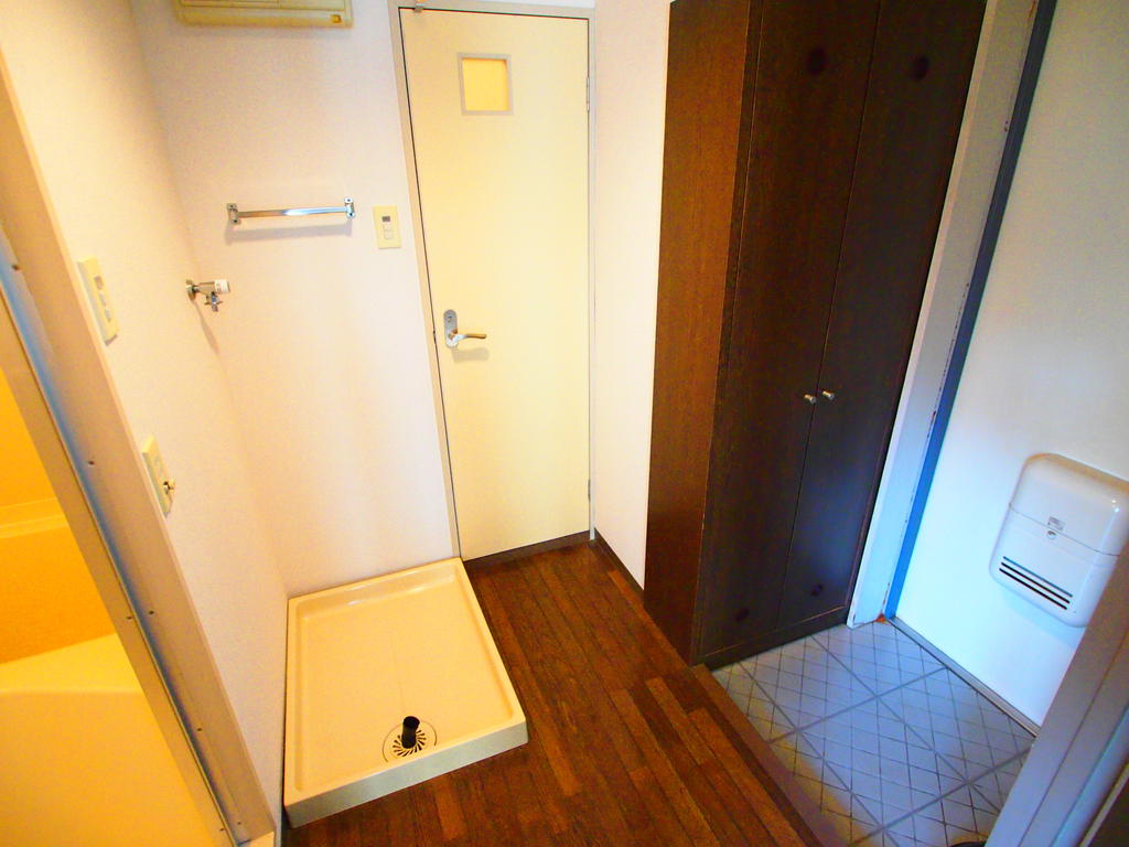 玄関　洗濯機置場