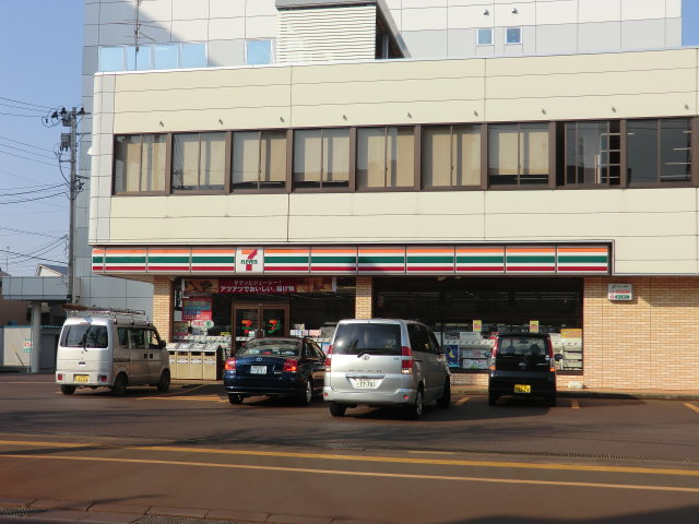 コンビニ　セブンイレブン長岡呉服町店（コンビニ）まで140m