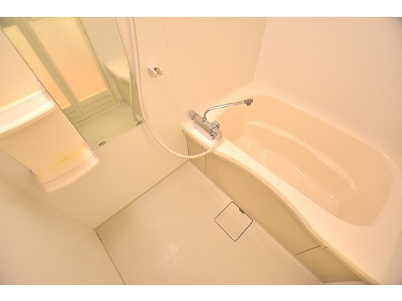 バス・シャワールーム　★広々バスルームです★