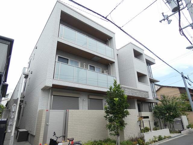 大阪市住吉区帝塚山西のマンションの建物外観