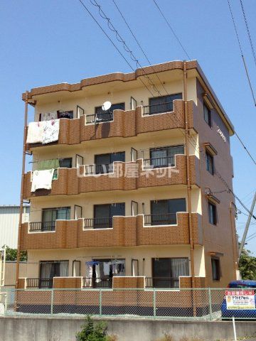磐田市岩井のマンションの建物外観