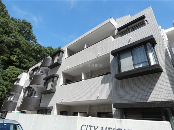 神戸市中央区山本通のマンションの建物外観