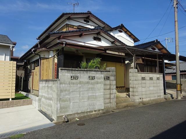 小野田石本貸家の建物外観