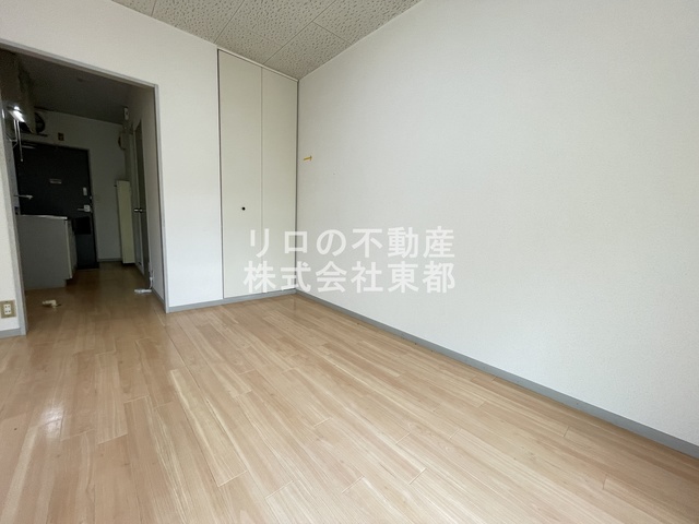 その他部屋・スペース　室内は落ち着いた温もりを感じるフローリングです☆