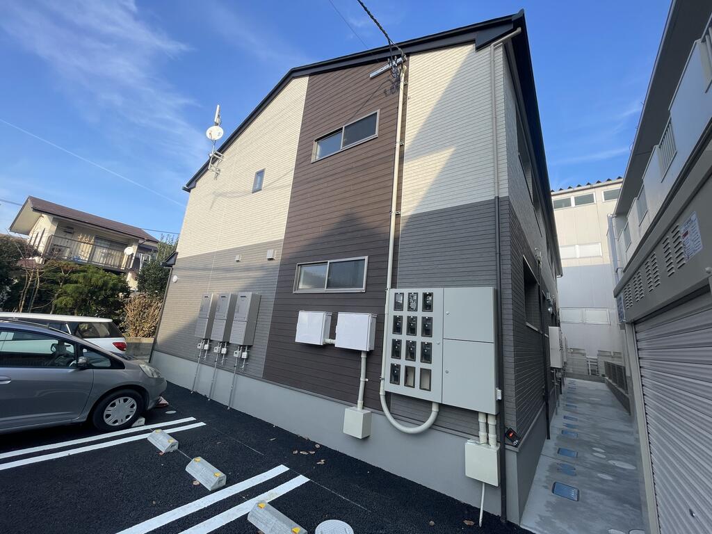 【ウエノハイツ一本杉町の建物外観】