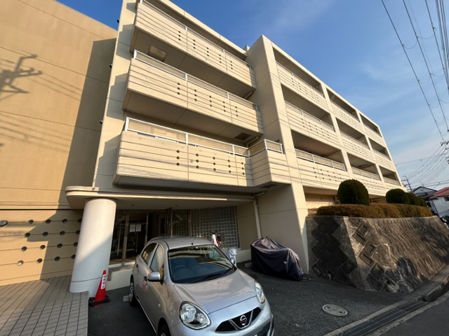 豊中市刀根山元町のマンションの建物外観