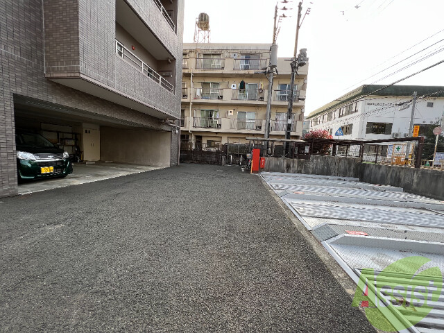 【ファミールグラン錦町の駐車場】