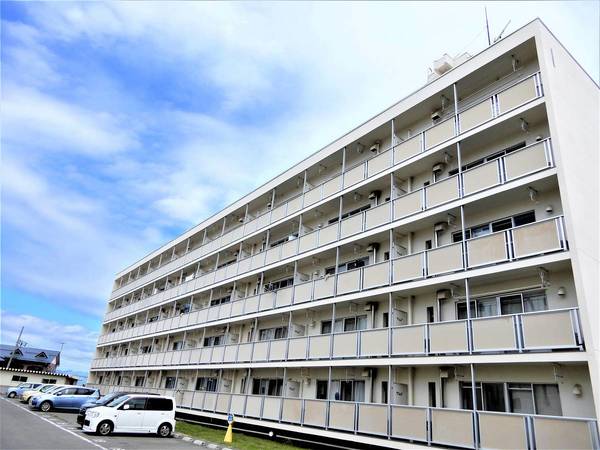 ビレッジハウス中桜田1号棟の建物外観