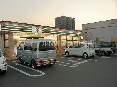 【岡山市北区富田のマンションのコンビニ】