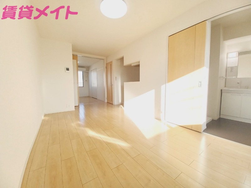 居室・リビング　同型参考写真