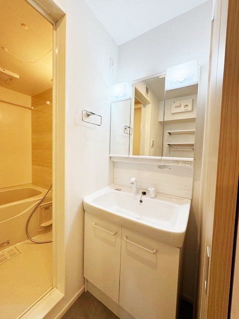 洗面設備　洗髪洗面台です。