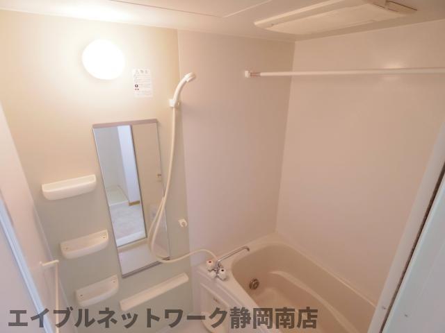 バス・シャワールーム　きれいなお風呂です