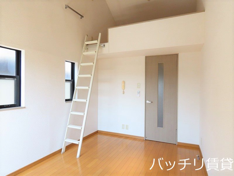 居室・リビング　別号室タイプの為、現状を優先致します。